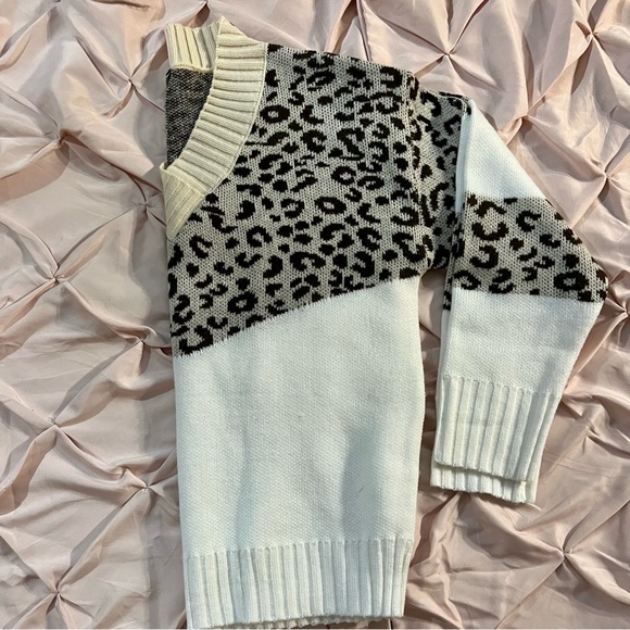 Leopard colour block V neck pullover sweater - Picture 4 of 10